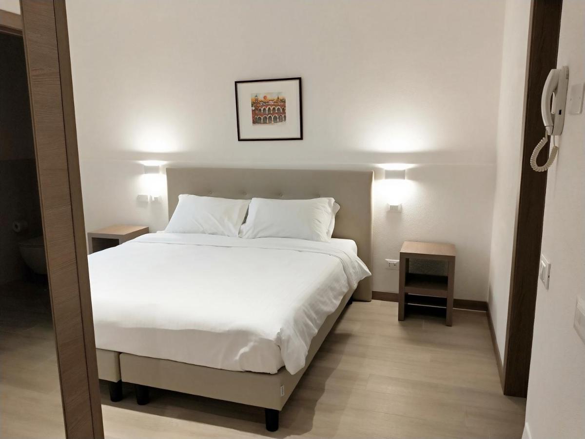 Via Poma Apartments&Rooms Verona Exterior photo